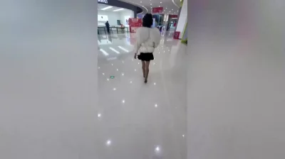 约了一个人妻 逛商场 然后塞跳蛋   溜达溜达